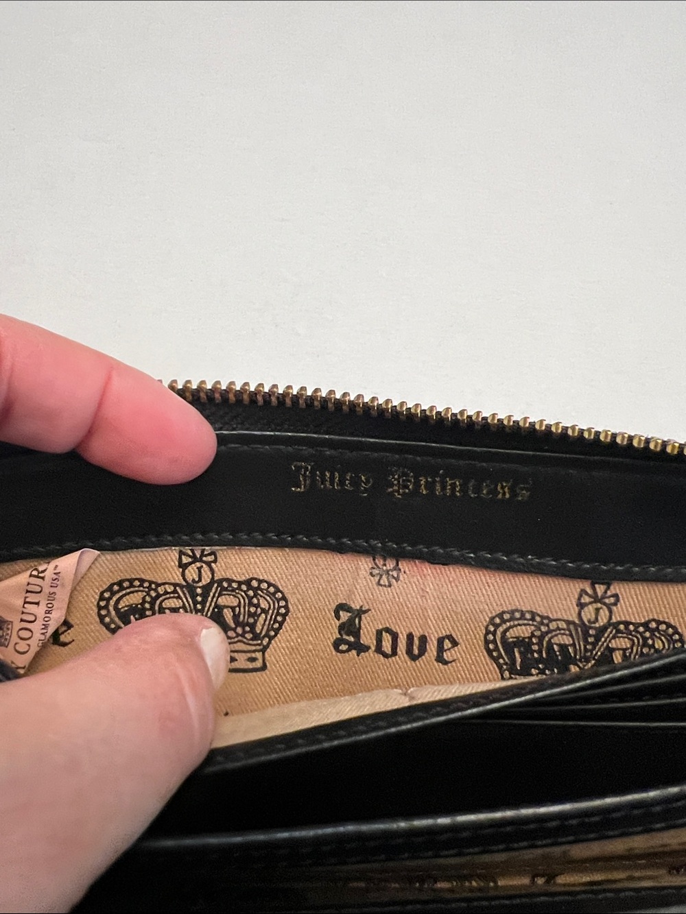 JUICY COUTURE BLACK LEATHER & VELVET SCOTTIE DOG ZIP AROUND WALLET - Picture 8 of 16